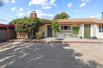 1494 Darwin Street