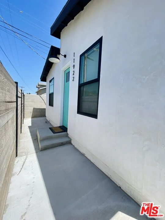Photo 2 of 11922 Isis Avenue