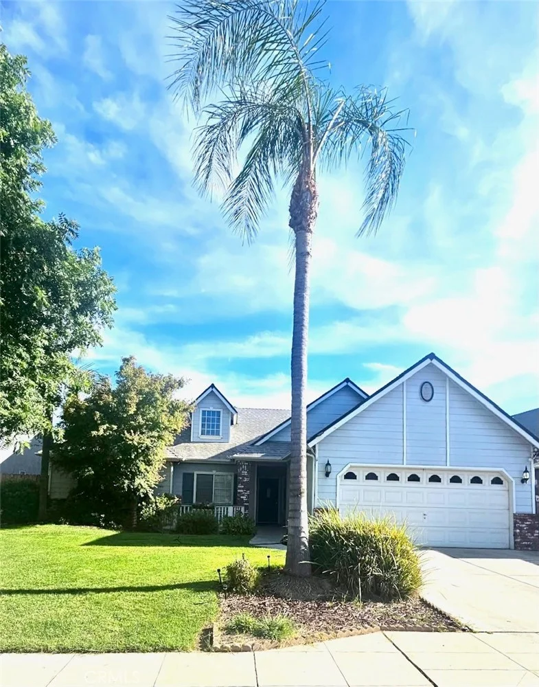 Photo 2 of 2559 E Fallbrook