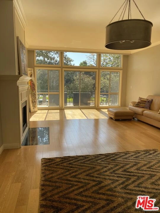 Interior 2