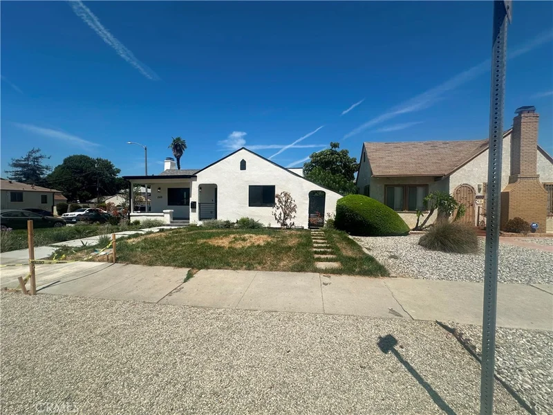 Photo 2 of 2529 W 73rd