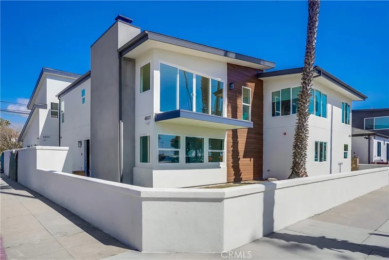 Photo 2 of 4605 E Ocean Boulevard