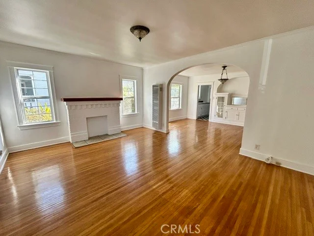 Photo 2 of 624 Parkman Avenue 3/4