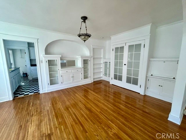 Interior 4