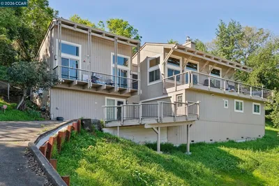 66 Bridge Rd