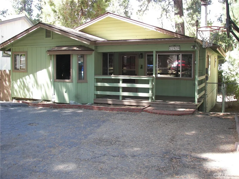 Photo 2 of 22920 Fir