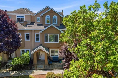 2222 Raspberry Lane