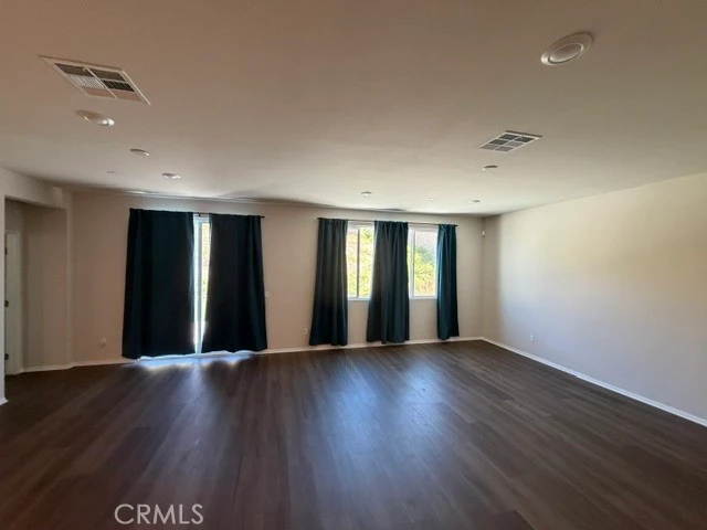 Interior 4