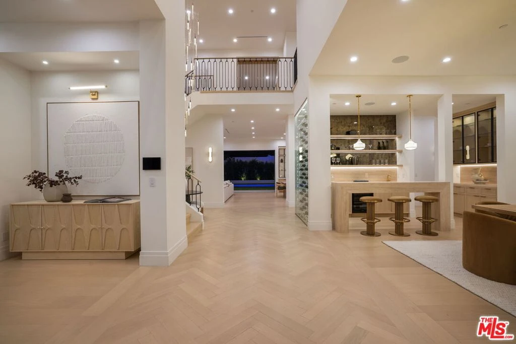 Interior 2