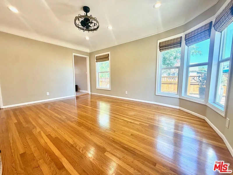Photo 2 of 1332 Ocean Park Blvd A