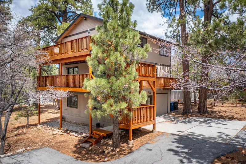 Photo 2 of 1772 Columbine Drive