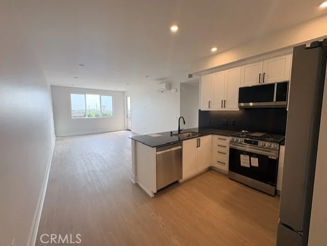 Photo 2 of 451 Grand Avenue W 322