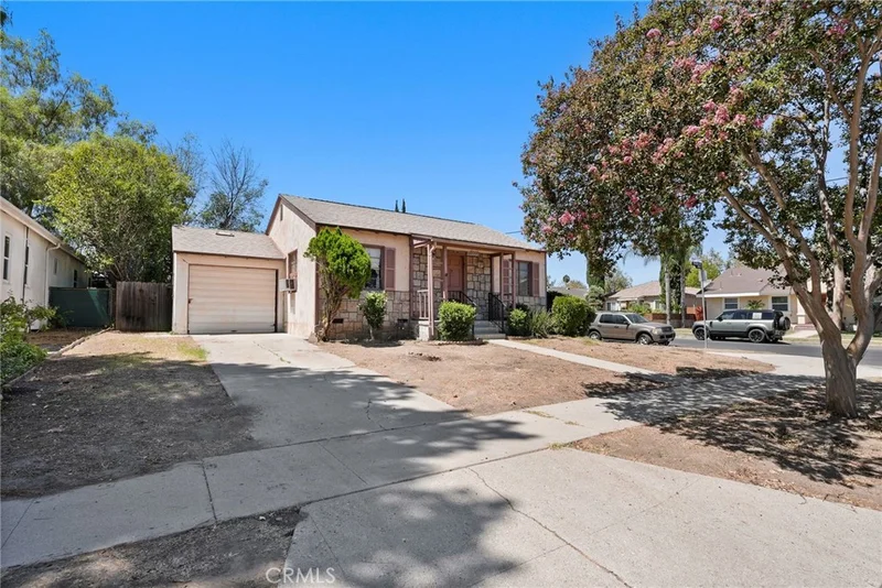 Photo 2 of 6009 Texhoma Avenue