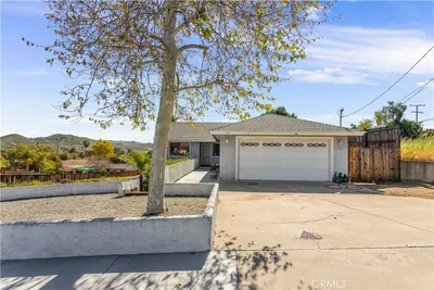 312 N Lewis photo 2