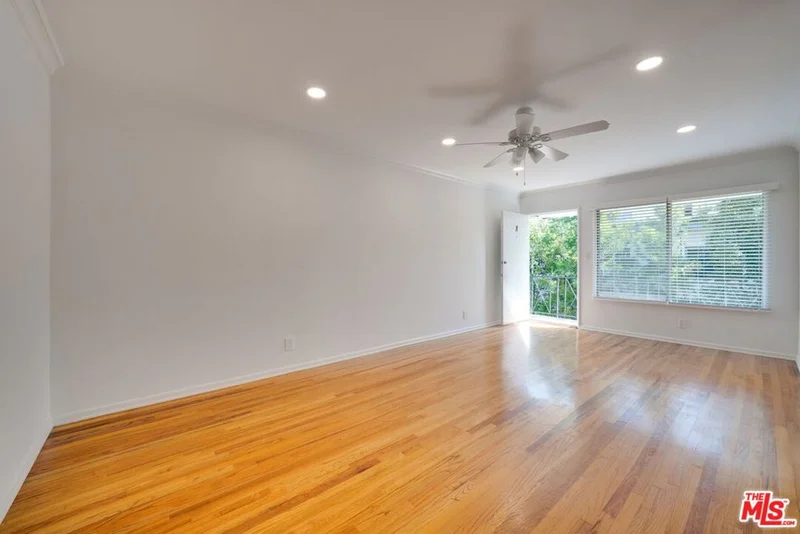 Photo 2 of 827 Lincoln Boulevard H