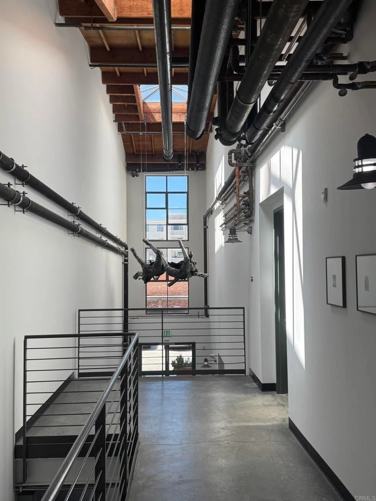 Interior 4