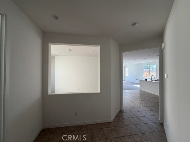Interior 4