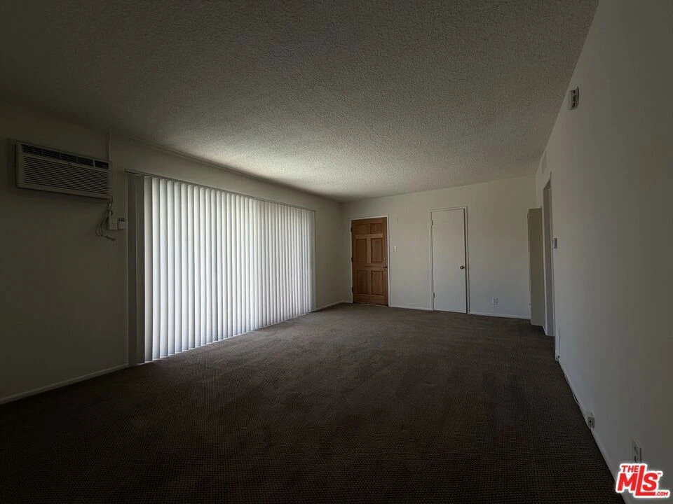 Interior 4