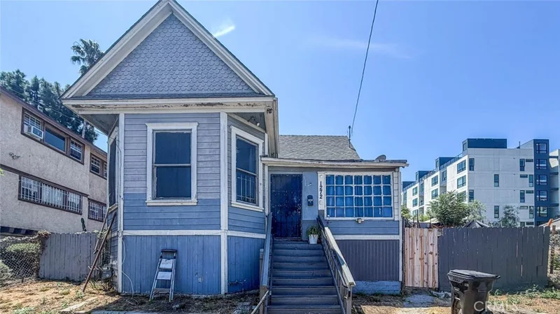 Photo 2 of 1272 West Court Street