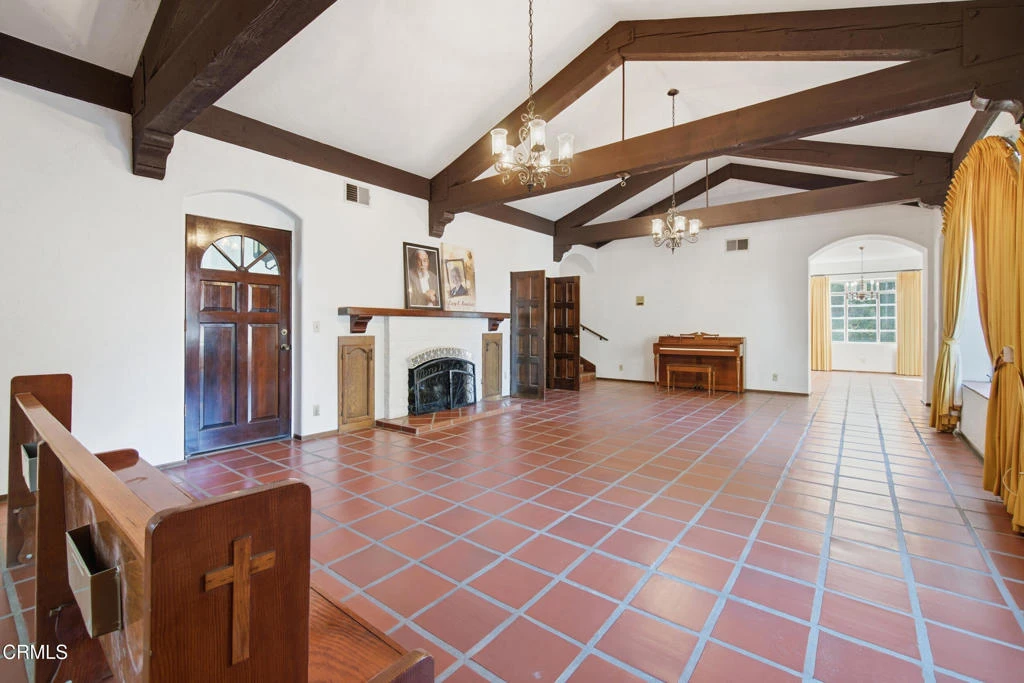 Interior 3