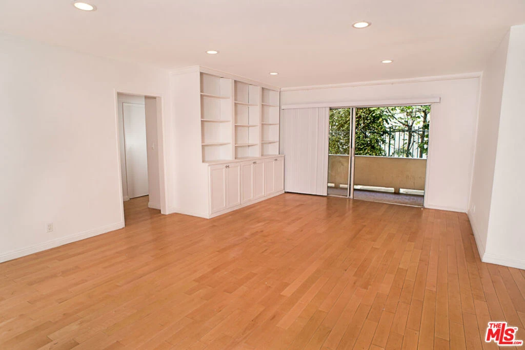 Interior 2