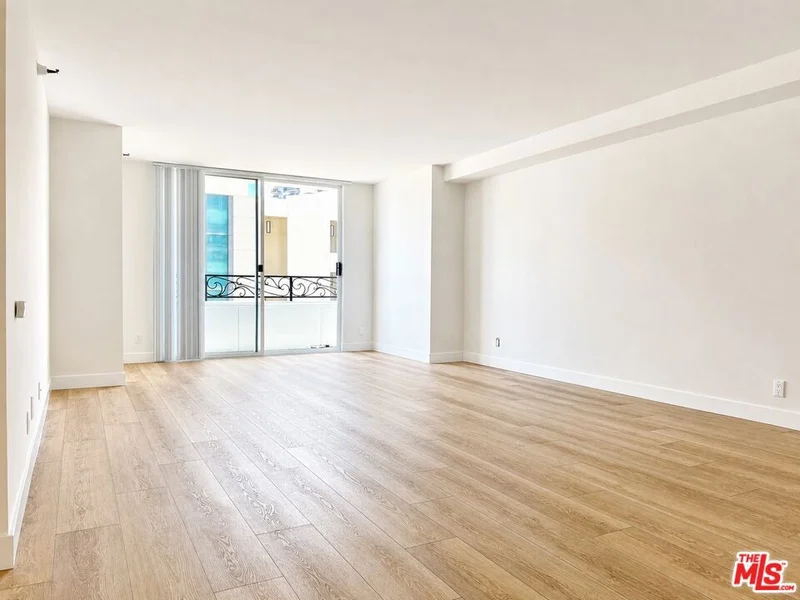 Photo 2 of 10390 Wilshire Boulevard 511