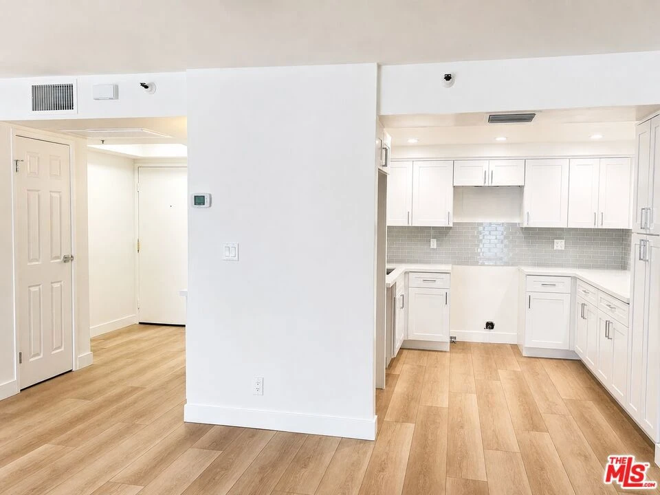 Interior 4
