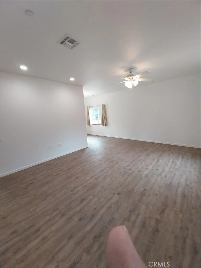 Interior 4