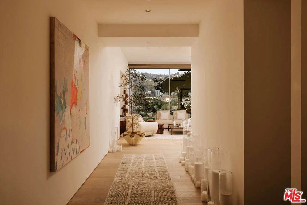 Interior 3