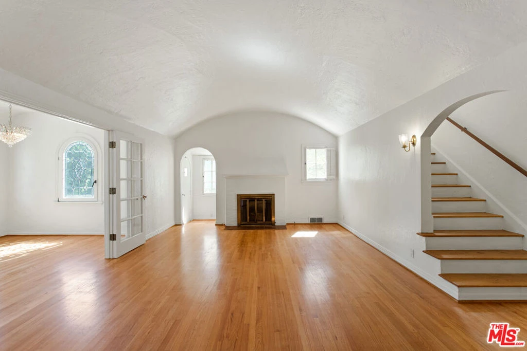 Interior 2