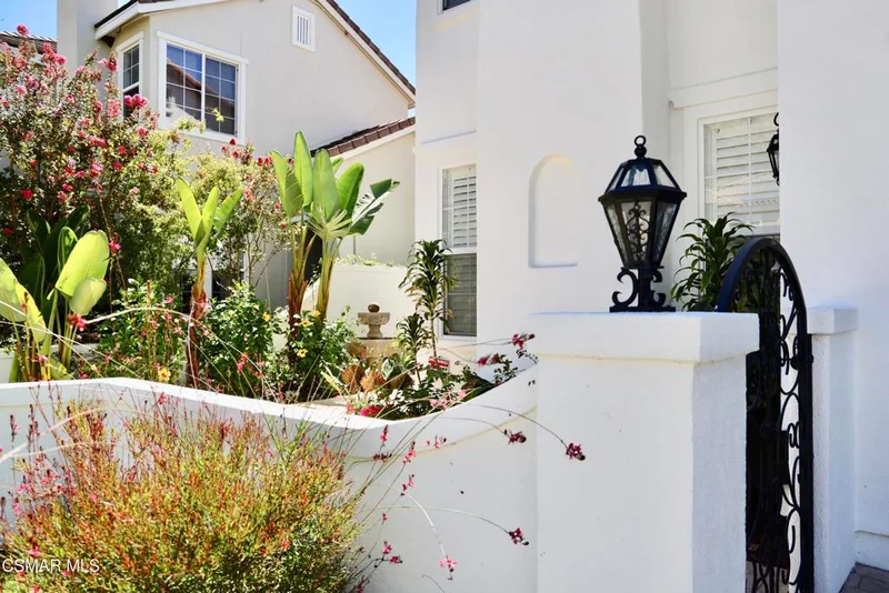 Photo 2 of 6072 Mandeville Place