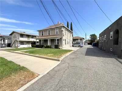 3447 4th Street 2, Riverside, CA 92501