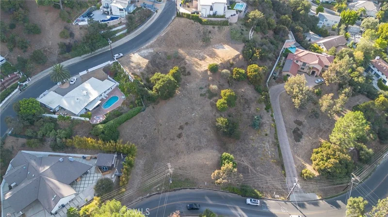Photo 2 of 16652 Calneva Drive