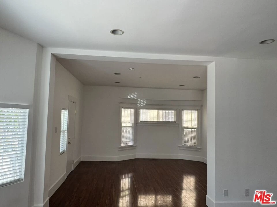 Interior 3