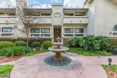 6930 De Celis Place 34, Lake Balboa, CA 91406