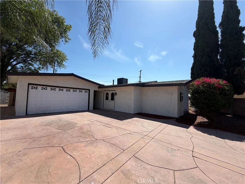 3351 Amhurst Drive photo 2