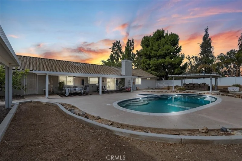 18678 Newman Avenue photo 2