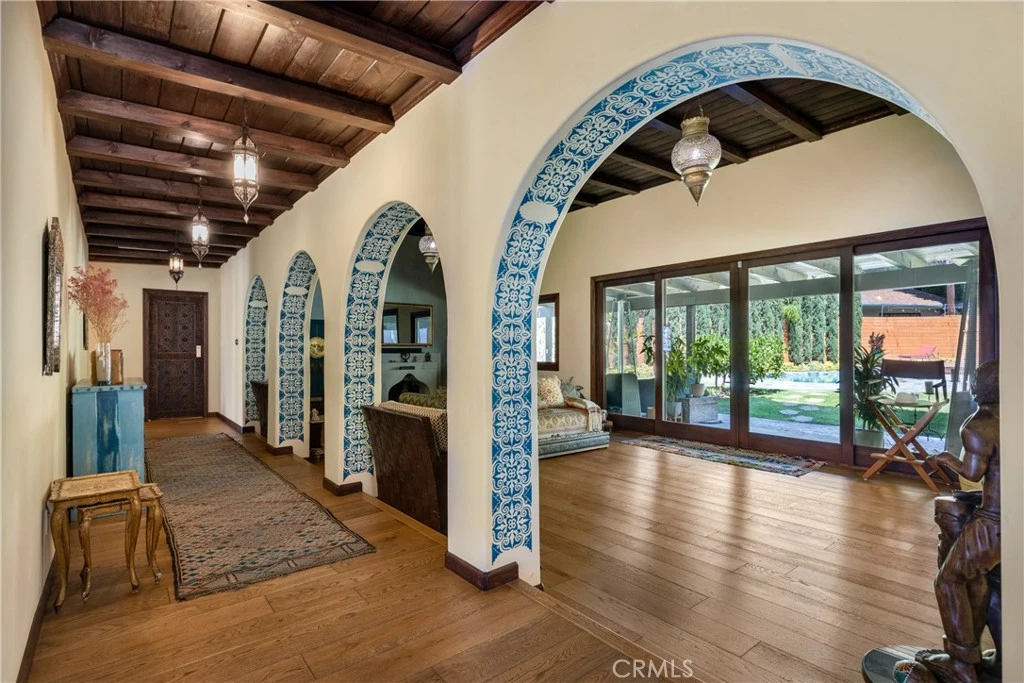 Interior 2