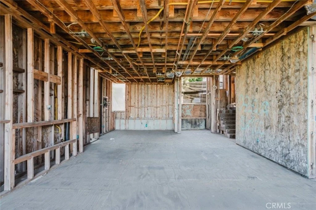 Interior 4