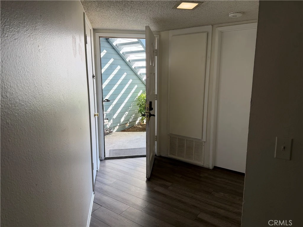 Interior 4