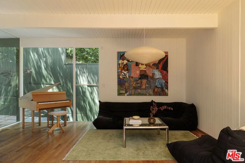 Interior 3