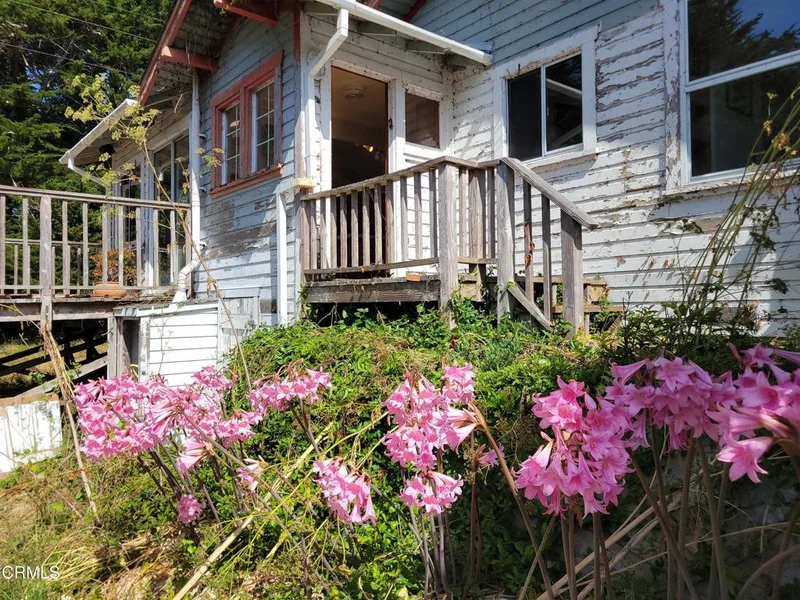 Photo 2 of 43751 Crispin Road