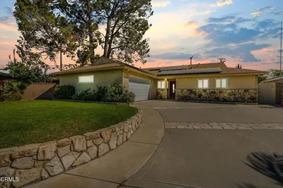 3287 Curt Drive photo 2