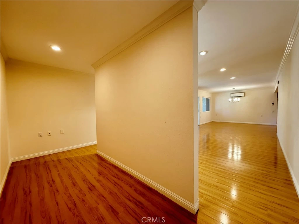 Interior 4