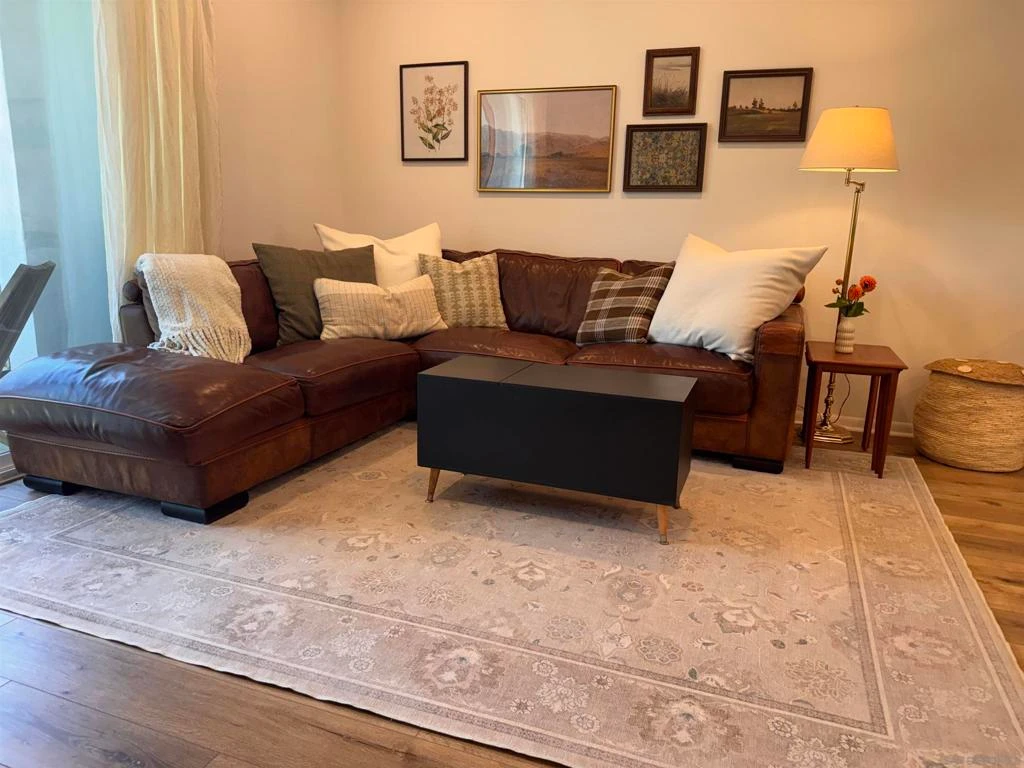 Interior 4