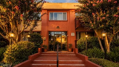 5349 Newcastle 34, Encino, CA 91316