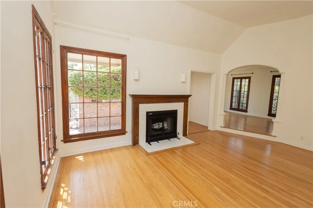 Interior 4