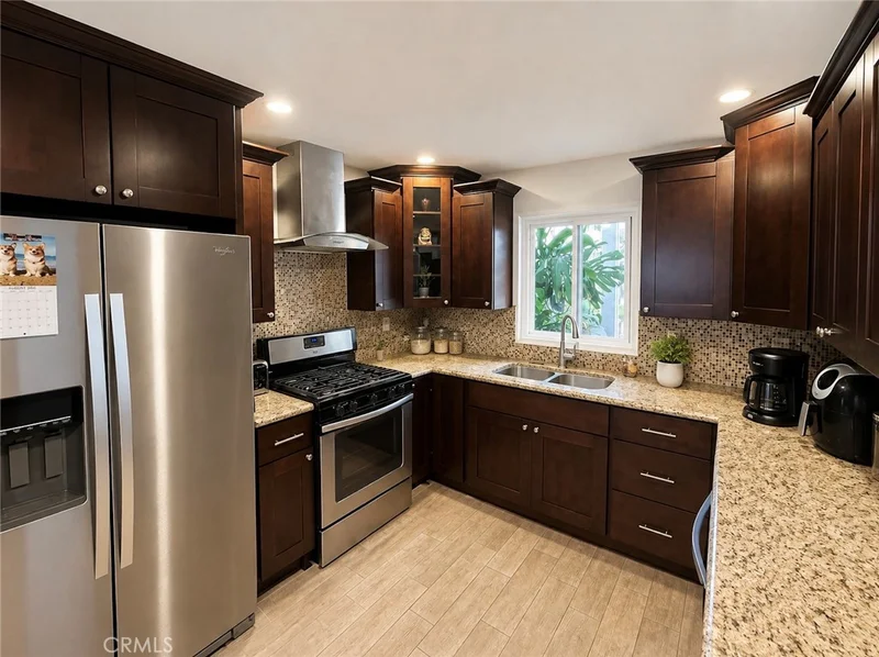 Photo 2 of 1135 N Lyman Avenue