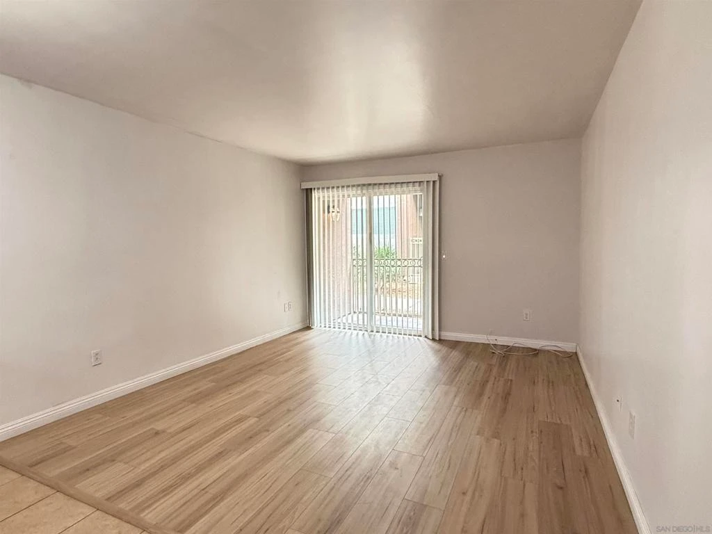 Interior 4