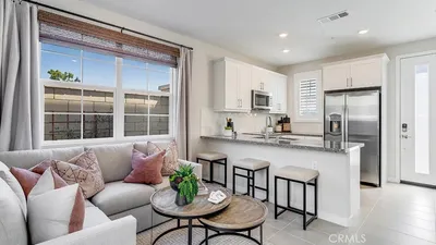 2660 E Lincoln Paseo